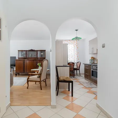 Apartmán Parkside By Bookinghost